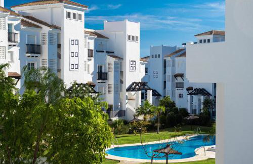 2044-Groundfloor with huge terrace and pools - Foto 17