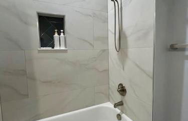 4 Bedroom 3 Full Bath Boho Oasis Saltwater Pool Near Downtown, North of Hyde Park Sleeps 12 Pets OK - Foto 42