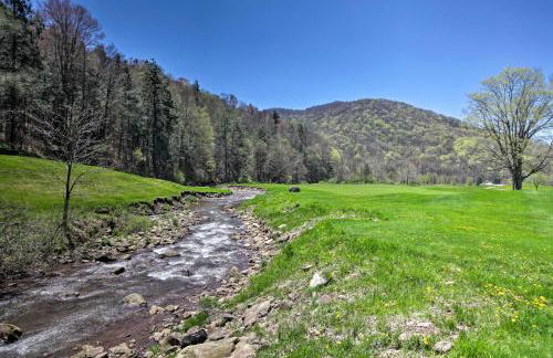 House with Deck, Fire Pit - 15 Mins to Snowshoe! - Foto 38