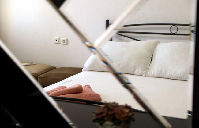 Nikolaou Apartments Upper Floor - Photo 16