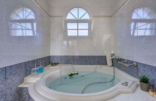 Chrysanthi Luxury Villa In Salakos, with Pool & Jacuzzi, Near Beach - Foto 46
