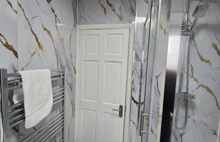 Cosy 3BDR Home With Free Parking In Harrow - Photo 20