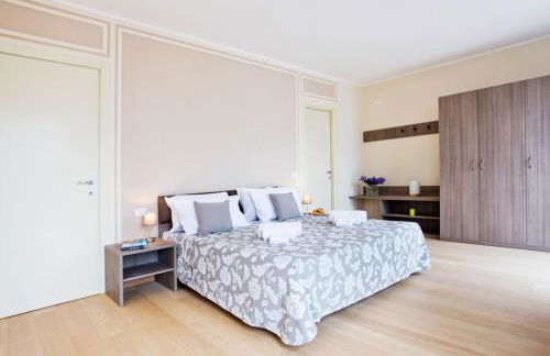 SALA COMACINA APARTMENT NO 4-SLEEPS 10 by Italian Apartments - Foto 17