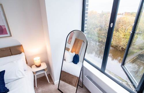 2BR River View Leeds Dock Apartment l Free Parking - Foto 11