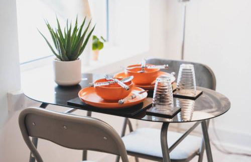 Top Floor 1BR Wishaw Flat with Parking - Foto 23