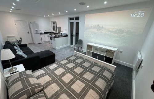 Private cinema studio guest house with garden - Foto 4