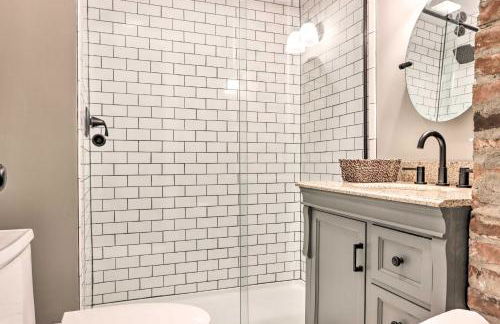 The Ruebling House Historic Defiance Apartment! - Foto 17