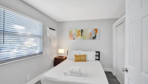 Rustic Retreats Beachy 1BR for 4 guests in the heart of Fort Lauderdale - Foto 2