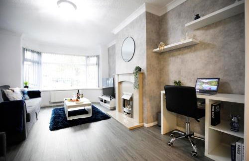 Spacious 3BR by Avalora Shortlets & Serviced Accommodations Queensway with big garden, Near train station - Foto 42