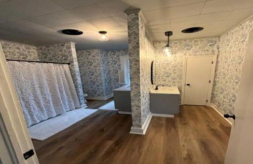 Classic Lakeside Estate Stay with Cozy Living Spaces & Outdoor Adventures in Kuttawa, Kentucky - Foto 22