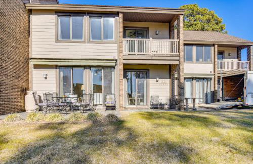 Walk to Beach: Home w/ Pool Access in White Stone - Photo 26