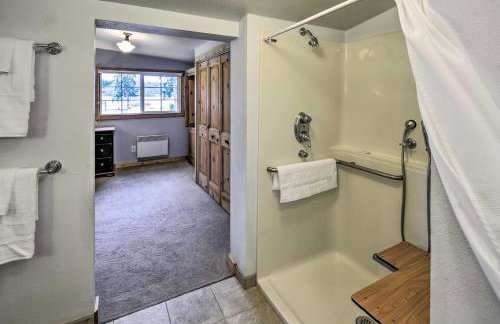 Wheelchair-Accessible Belfair Cabin w/ Patio! - Foto 19