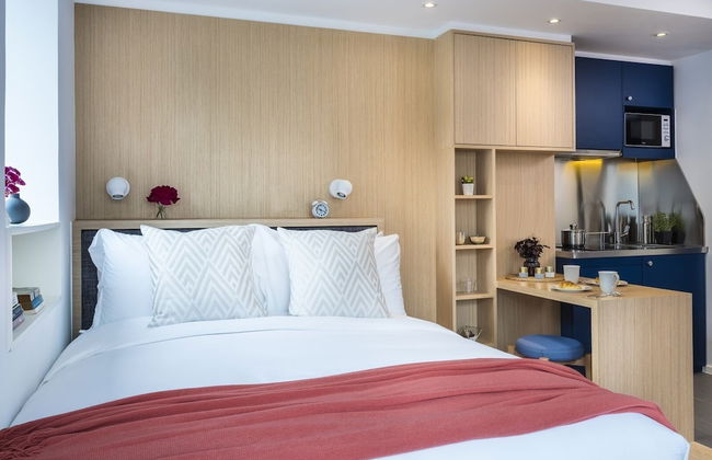 CHI Residences 138 - Photo 9