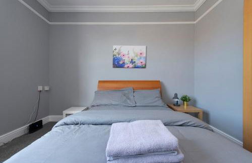 Lovely 3-bed 20 minutes to Central London - Photo 18
