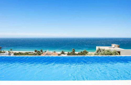 LUJOSA VILLA PISCINA 25 METROS SUIT 60m2 SPA SAUNA - Foto 1