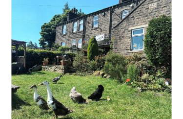 Stones Cottage Farm, nr Haworth, family friendly, work friendly, gaming barn, hot tub, free wifi, free parking, EV point - Foto 22