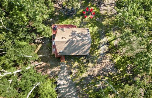 Modern Cabin w Hot Tub & Indoor Pool Gym Access! - Foto 38