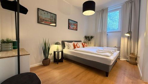 BeckHomes Munich- Large 210 sqm Central Apartment- 7 BR, 6Baths, 3 Kitchens, Up to 18 Guests - Foto 3