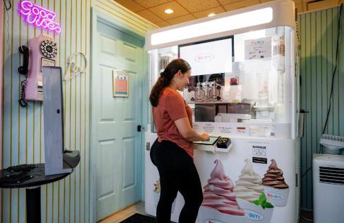 New Upscale 8BR Kissimmee Retreat with Private Pool, Spa & Resort Amenities - 7 Mi to Disney! - Foto 120