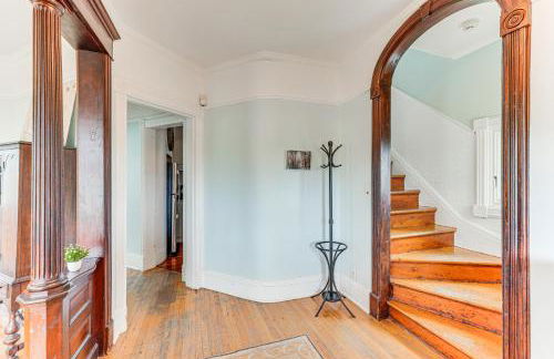 Walk to Hudson River Pet-Friendly Home with Views! - Foto 13