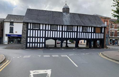 Llanidloes Townhouse-pet-friendly-sleeps 7-Mid Wales - Foto 35