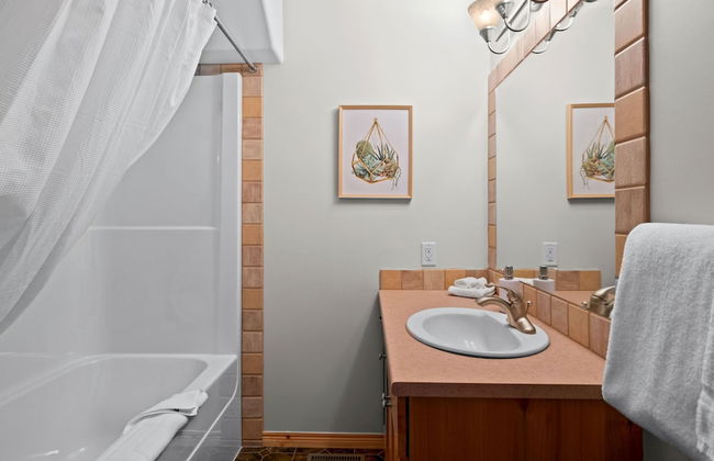 MODERN 4,500 sqft Ski Chalet: 5 Br + 6 Ba | Pool Table | Pool + PRIVATE Hot Tub - Photo 46