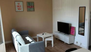 F4 lumineux proche Gare et centre ville - Foto 2