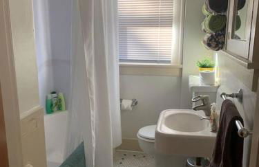 Seattle-Queen Anne--7 BR 3 BA--One Block to SPU - Foto 10