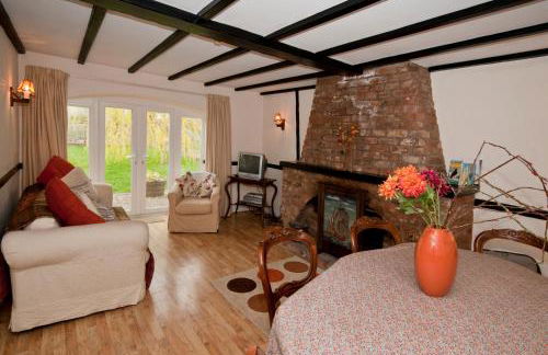 Tros Yr Afon Holiday Cottages and Manor House - Photo 41