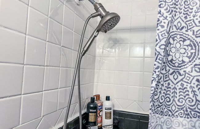 Affordable 2BR Getaway Near Plaza District Lilac1 - Photo 26