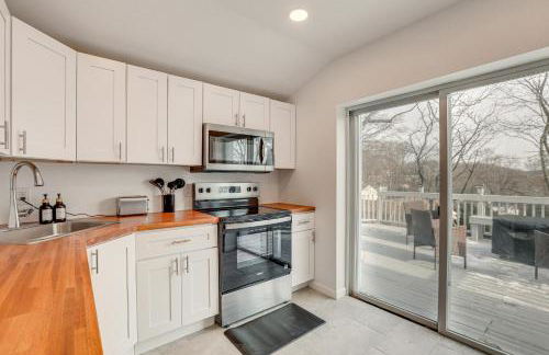 Home with Lake Views and Deck in New Jersey Highlands! - Foto 4