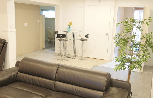 Applewood Hills Apartment - Photo 8