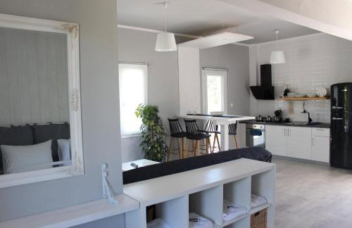 Nana's studios - Photo 1