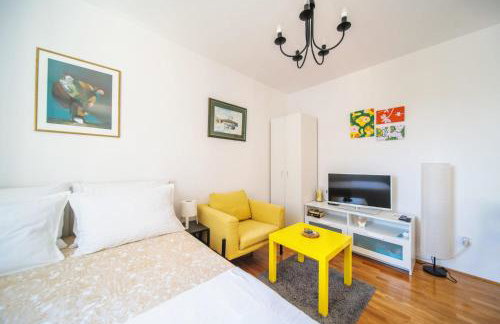 Violet Red Yellow Apartments - Foto 40