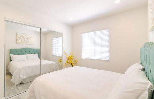 Sunny 1 Bedroom in the Heart of Venice Beach - #3 - Photo 15