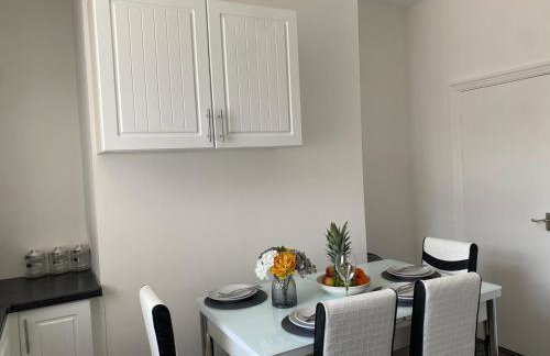 Cosy Cheerful 2 Bedrooms Near Piccadilly, Etihad Stadium Sleeps up to 5 - Foto 6