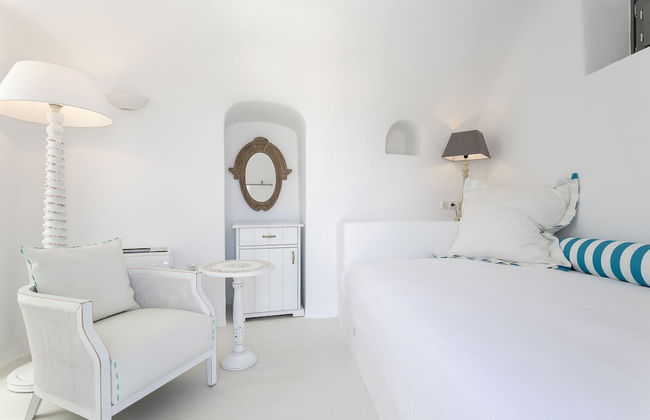 Kamini Santorini Luxury Villas - Photo 42