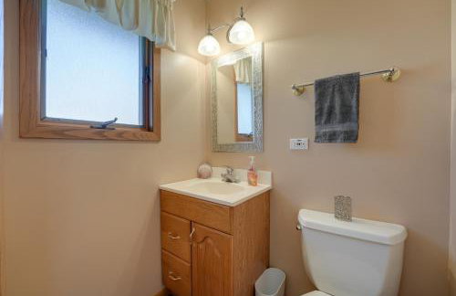 Lakeside Michigan Retreat with Boat Dock and Fireplace - Foto 11