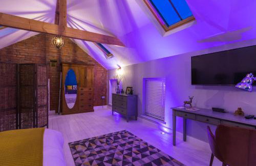 Rainbow House - Entire Place - Photo 18