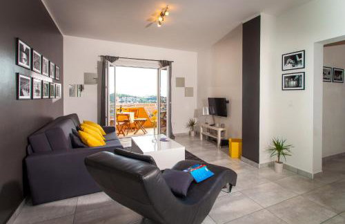 Two Bedroom Apartment with Sea View & Balcony - Foto 13