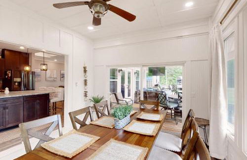 Large Waterfront Lake Murray Home with Dock - Foto 10