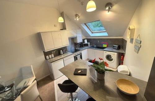 The Sawmills, Carlisle - Spacious 4 Bedroom Family House - Free WiFi - & Parking - Walk to Carlisle Castle - Foto 17