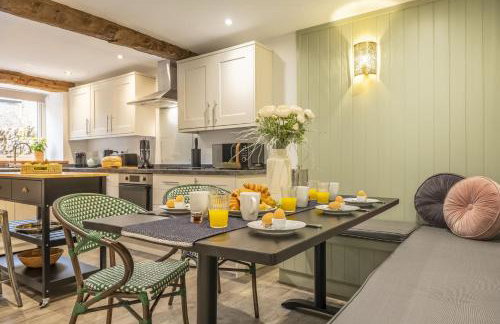 Swallows Nest - Photo 12