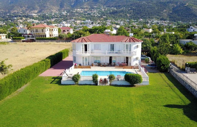 Villa - Sleeps 14 - Private Pool - Cinema Room - Foto 1