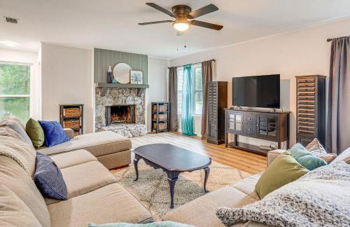 Daphne Home with Deck Close to Beaches and Parks! - Foto 3