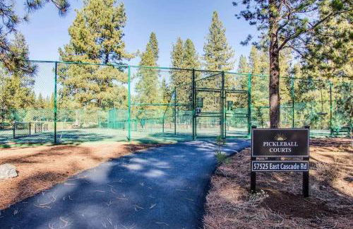 Walk to Everything! Hot tub, SHARC passes - Foto 39