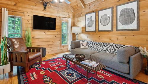 Pet-Friendly Lake Lure Cabin with Outdoor Oasis! - Foto 4