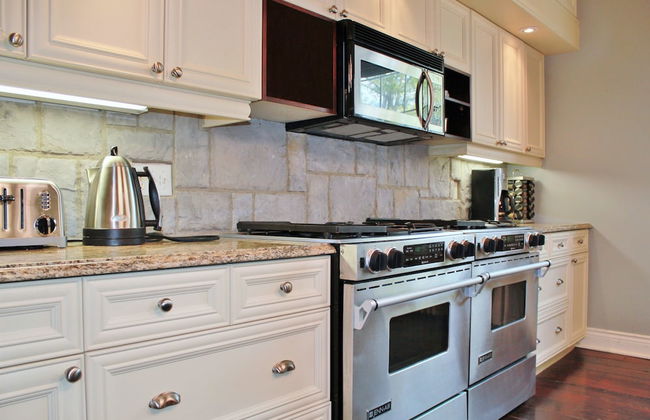 All Suites Whitney Manor - Photo 16