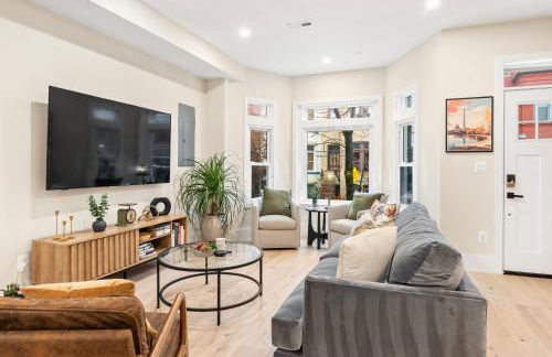 5-Bedroom Home with 2 Kitchens & Rooftop Deck, U Street and Shaw - Foto 26