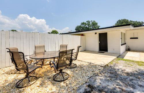 Cozy Fort Walton Beach Escape with Private Patio! - Foto 3